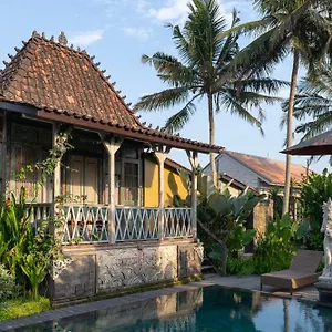 Lestari Holiday home